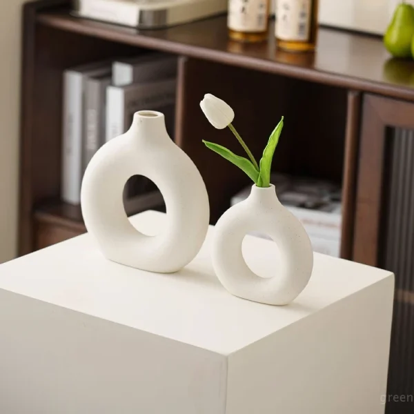 Elegant Pure White Donut Design Vase for Single Branch Arrangements - Image 2