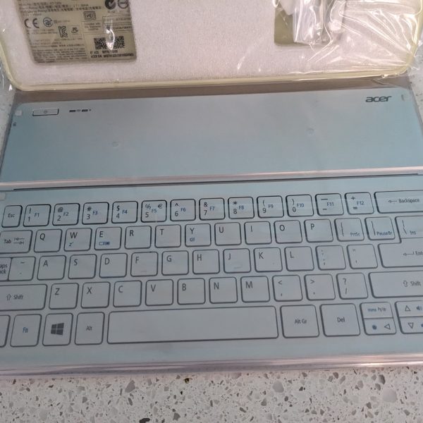 NEW ACER ICONIA W700 W700P CASE WITH KEYBOARD - Image 2